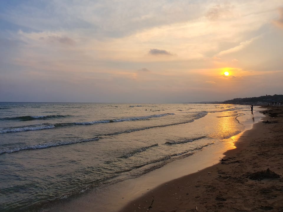 Strand Side Breeze Hotel