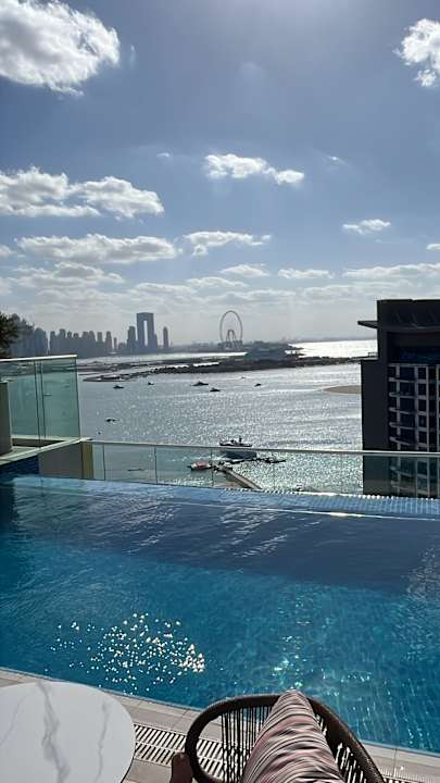 Pool NH Collection Dubai The Palm