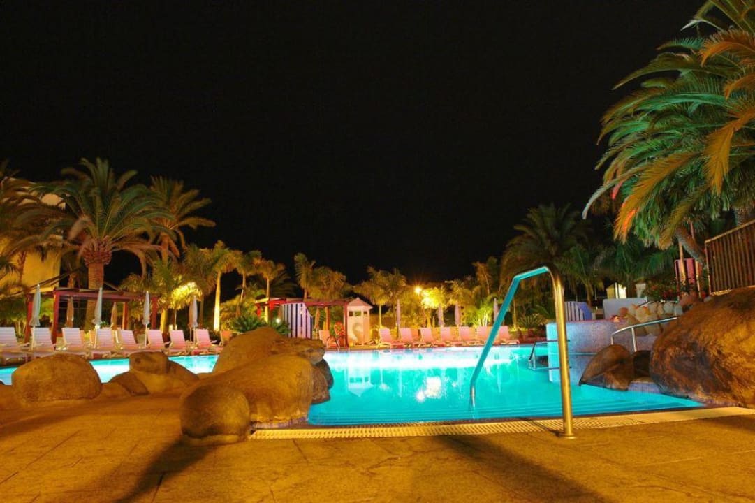 Basen nocą Hotel Riu Palace Maspalomas Adults Only