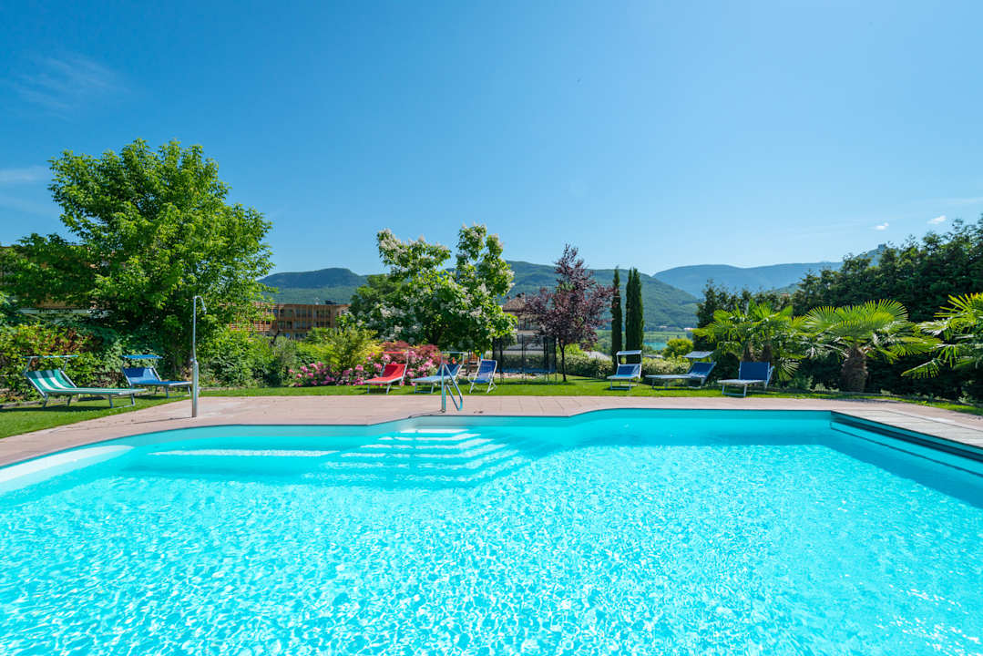 Pool Gasthof Kalterer See Hof