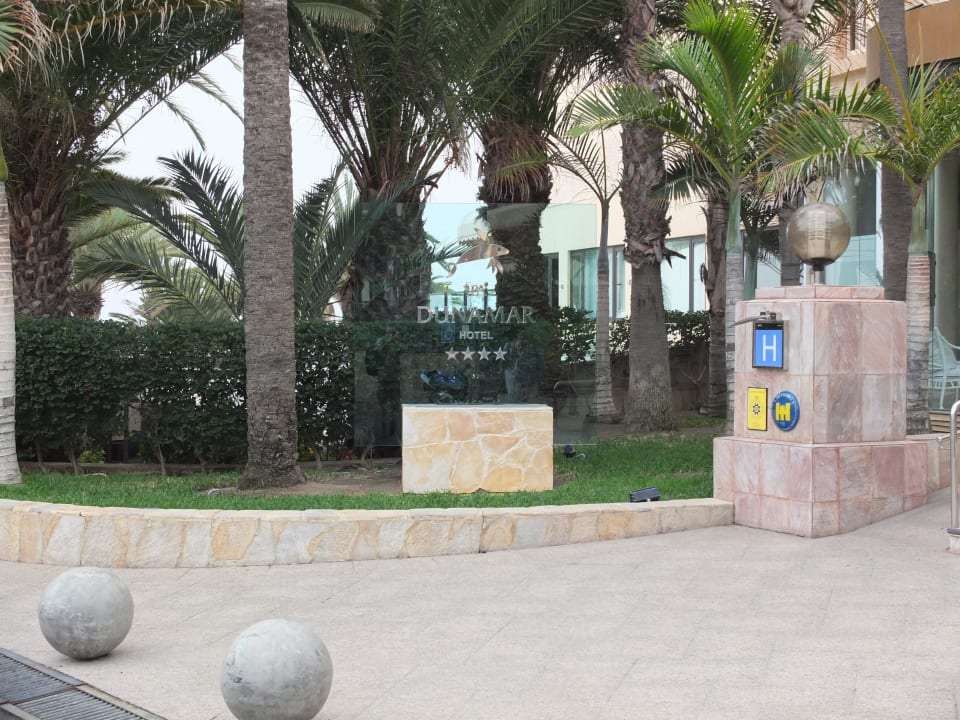 Eingang L Corallium Dunamar by Lopesan Hotels