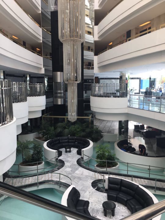 Lobby Mediterranean Palace Hotel