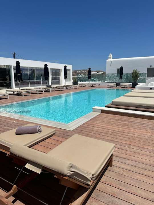 Pool Lyo Mykono