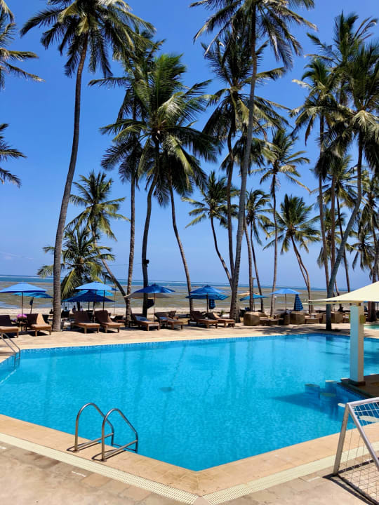 Pool Hotel Kenya Bay Beach