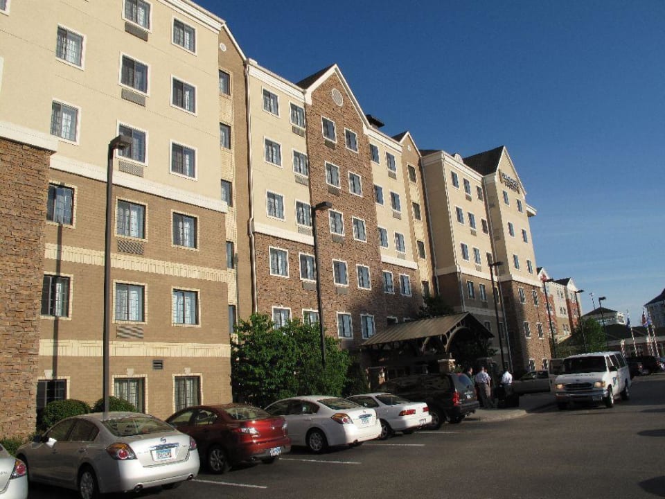 Hotel und Parkplatz Staybridge Suites Minneapolis-Bloomington