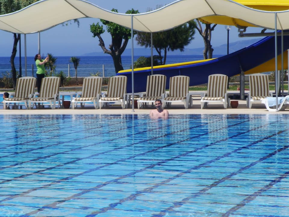 Grosser Pool Royal Beach Club Hotel