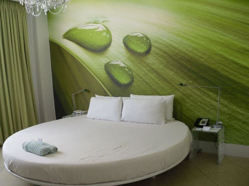 Das Zimmer mit Rundbettt The President Hotel