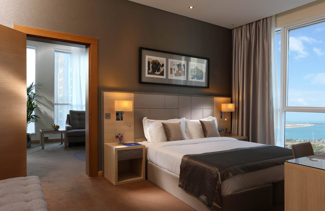 Executive suite TRYP by Wyndham Abu Dhabi City Centre