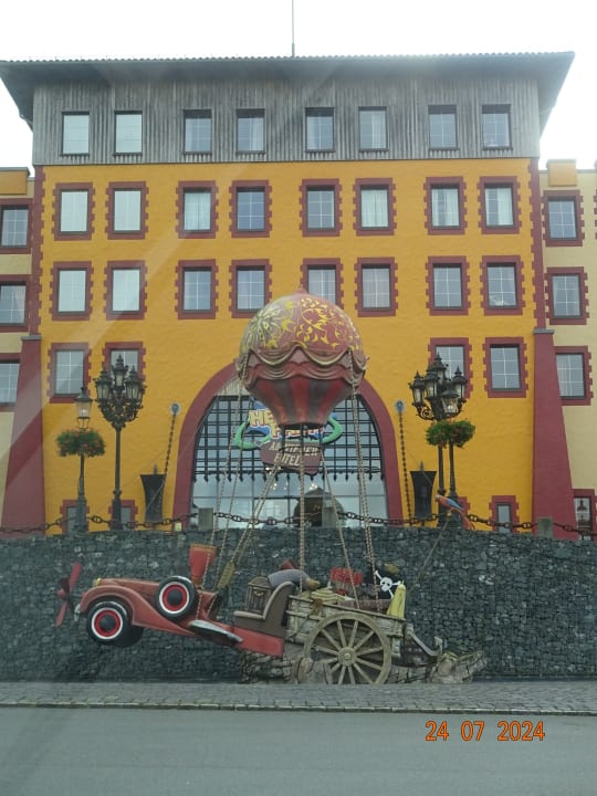 Außenansicht Heide Park Abenteuerhotel