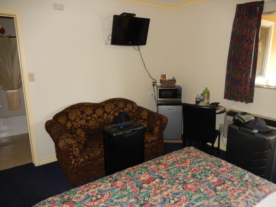 Zimmer Mayfair Passport Inn Inyokern