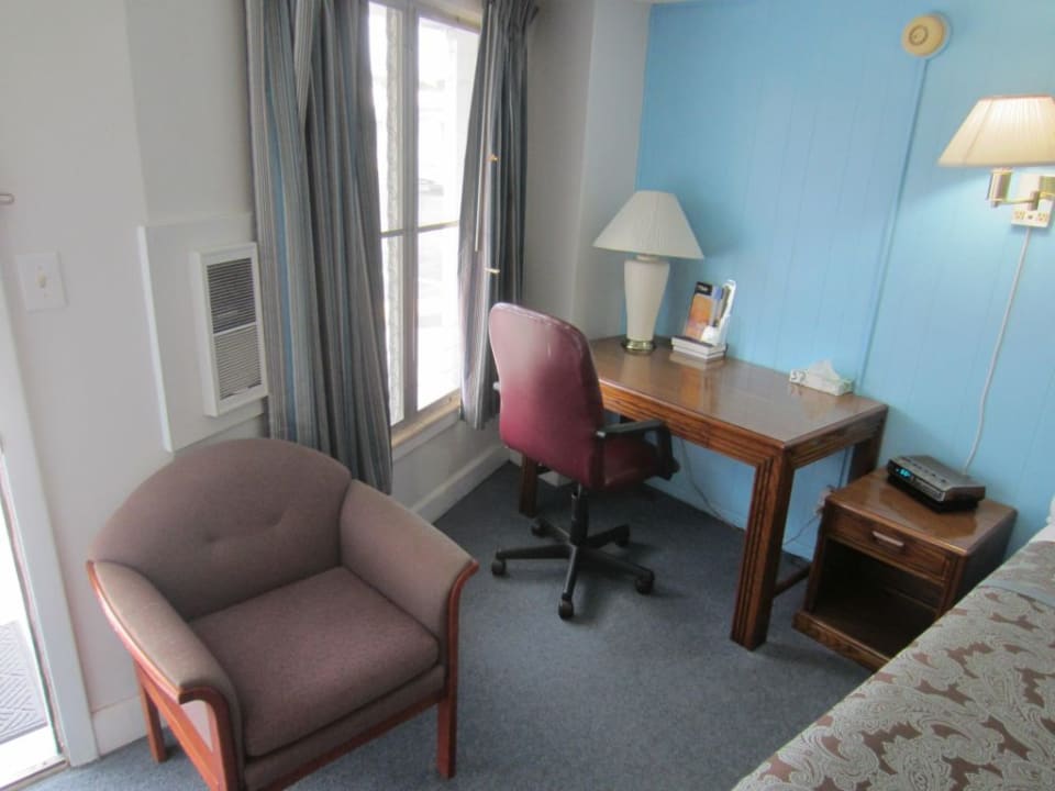 Zimmer Royal Inn Motel