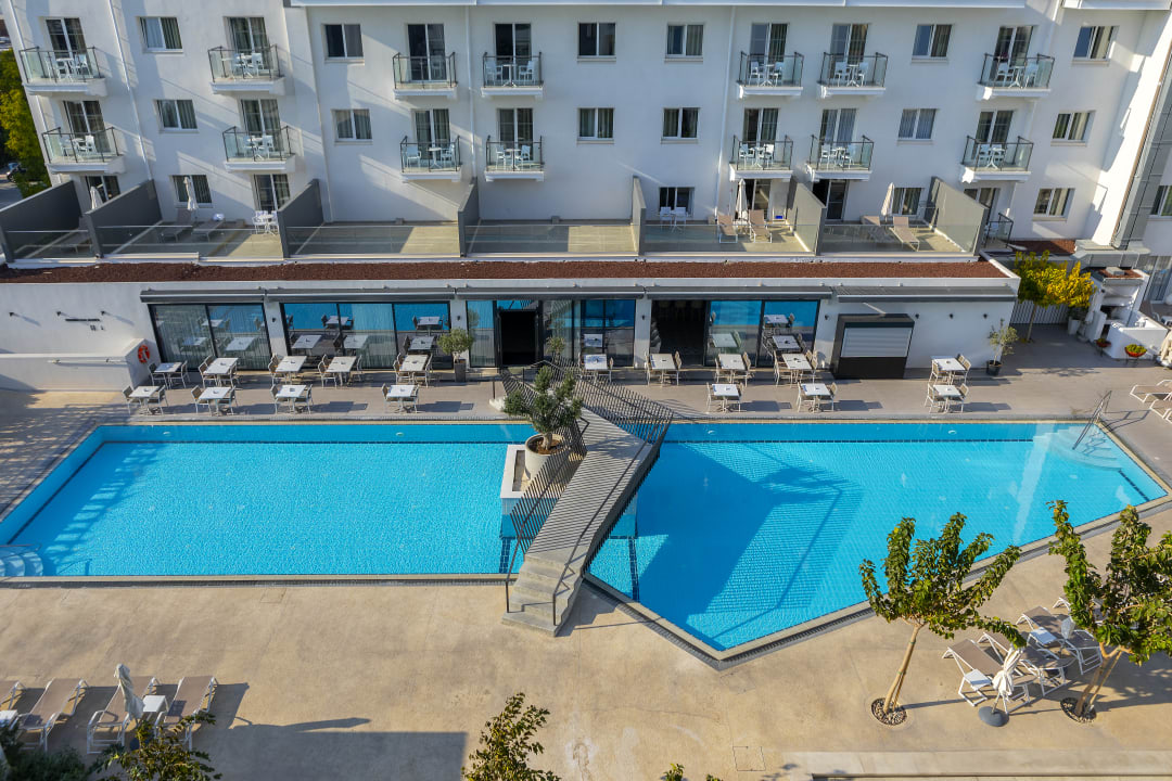 Ausblick Anemi Hotel & Suites