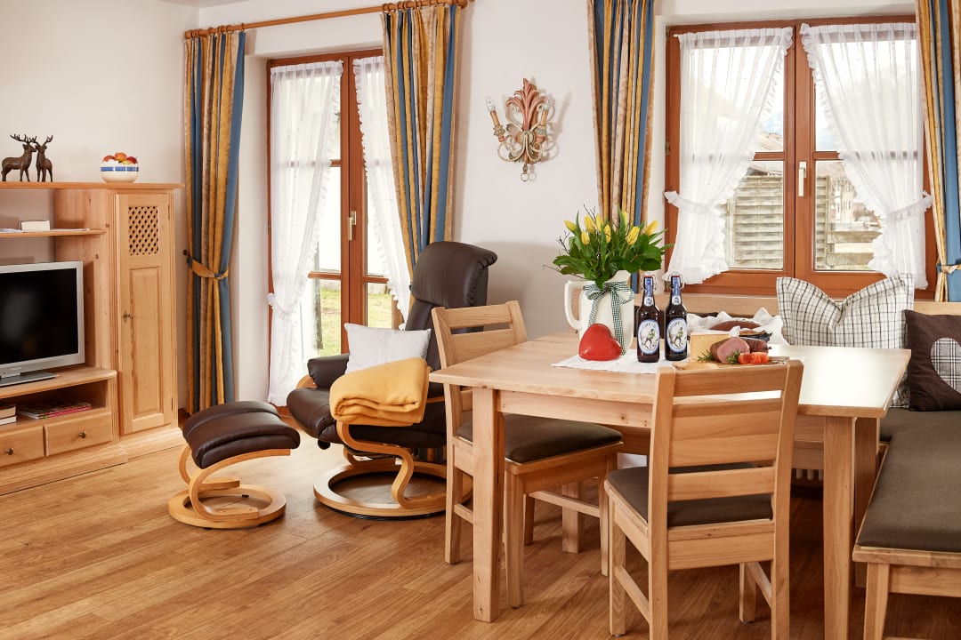 Zimmer Landgasthof und Ferienwohnungen Almenhof