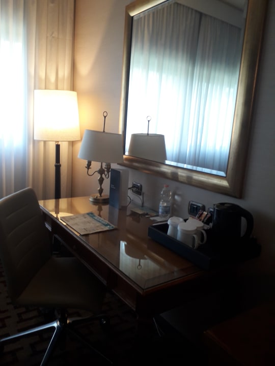 Zimmer Cardo Roma, Autograph Collection