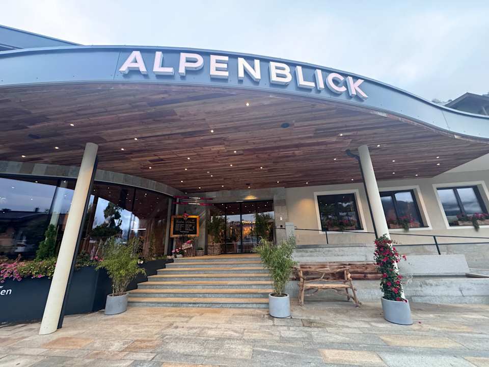Außenansicht Sportresort Alpenblick