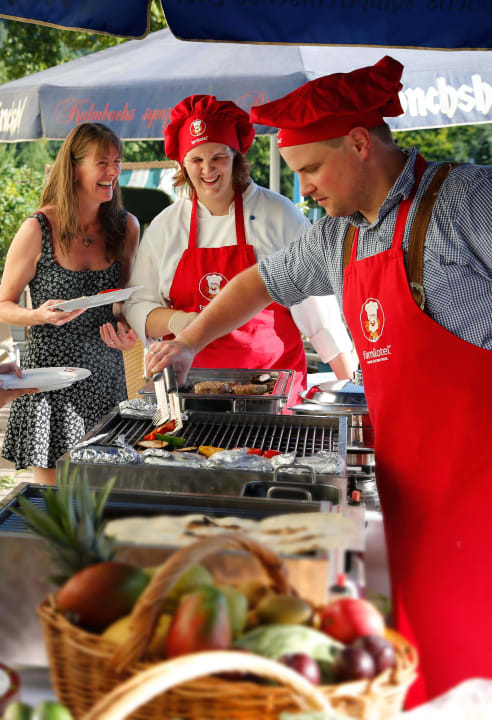 Wöchentlicher Grillabend auf der Terrasse Familotel Mein Krug