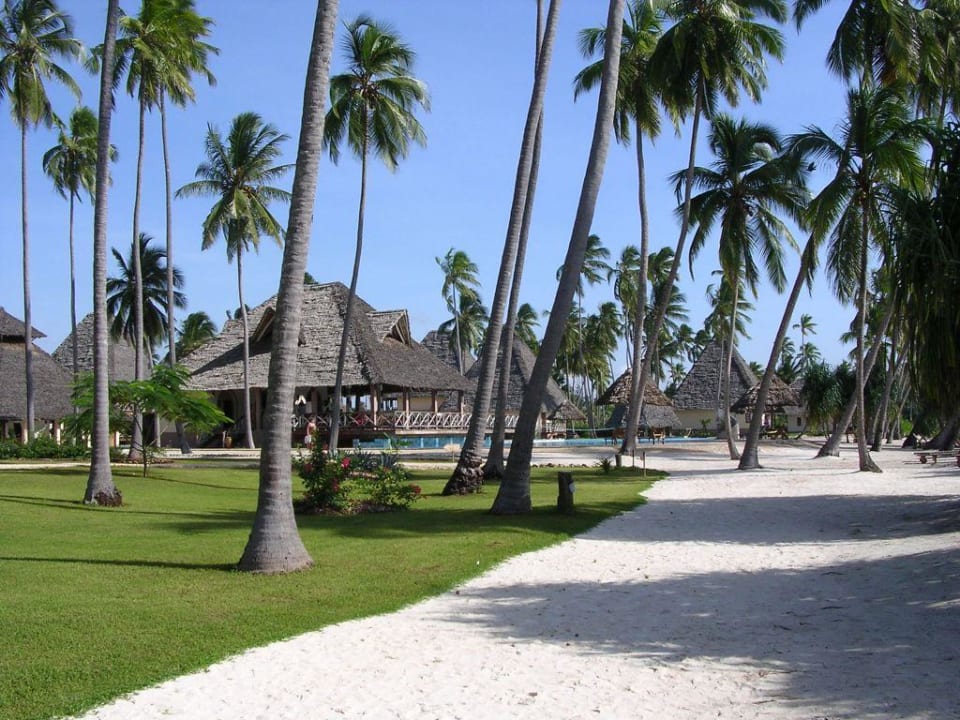 im Garten Neptune Pwani Beach Resort & Spa