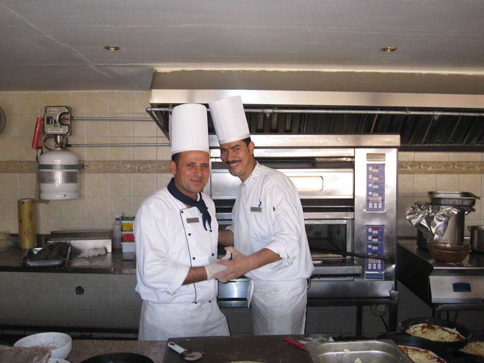 Pizzabecker im Food Court Pickalbatros Palace Resort