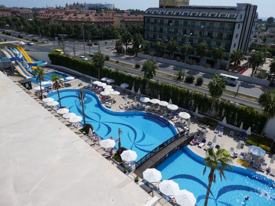 Pool Mary Hotel Side