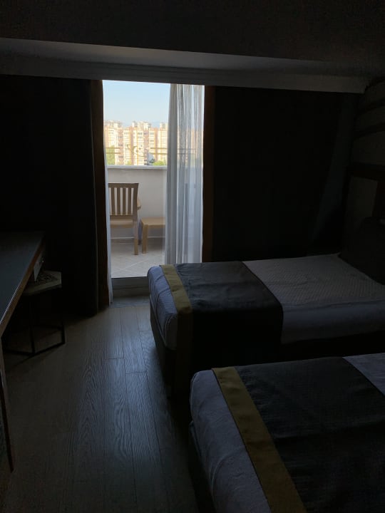 Zimmer Saturn Palace Resort Hotel
