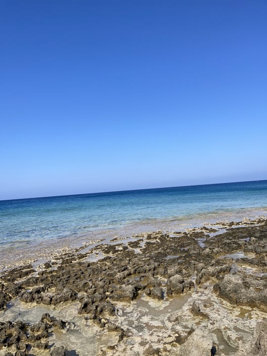 Strand Crystal Springs Beach Hotel