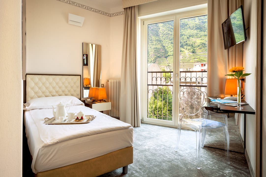 Zimmer Hotel Corona