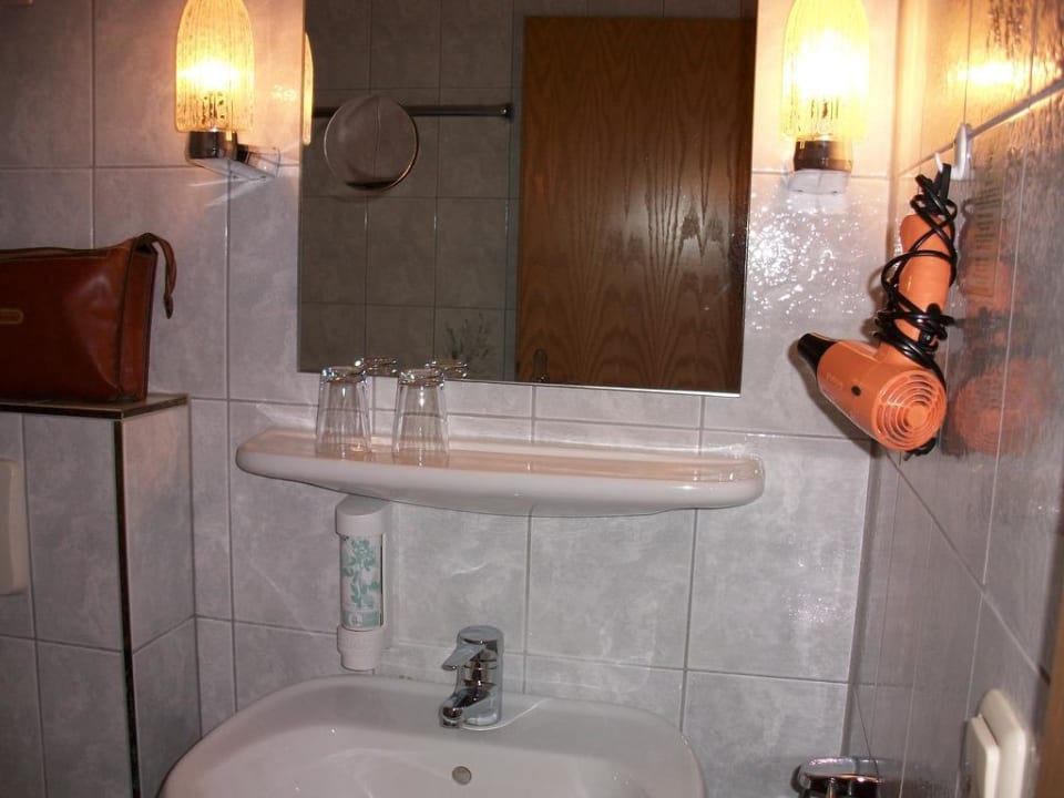 Bad im Zimmer Hotel Bergland-Hof