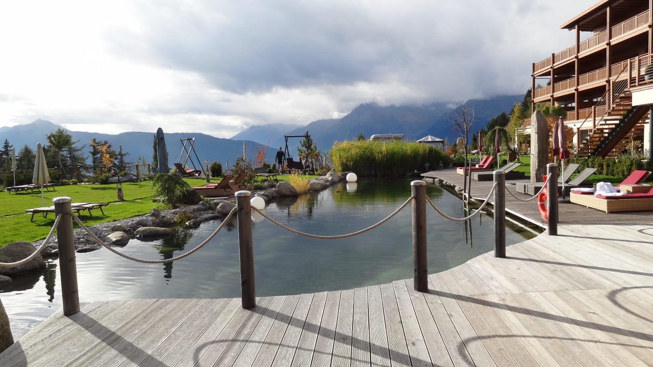 Naturteich zum Baden Hotel Chalet Mirabell