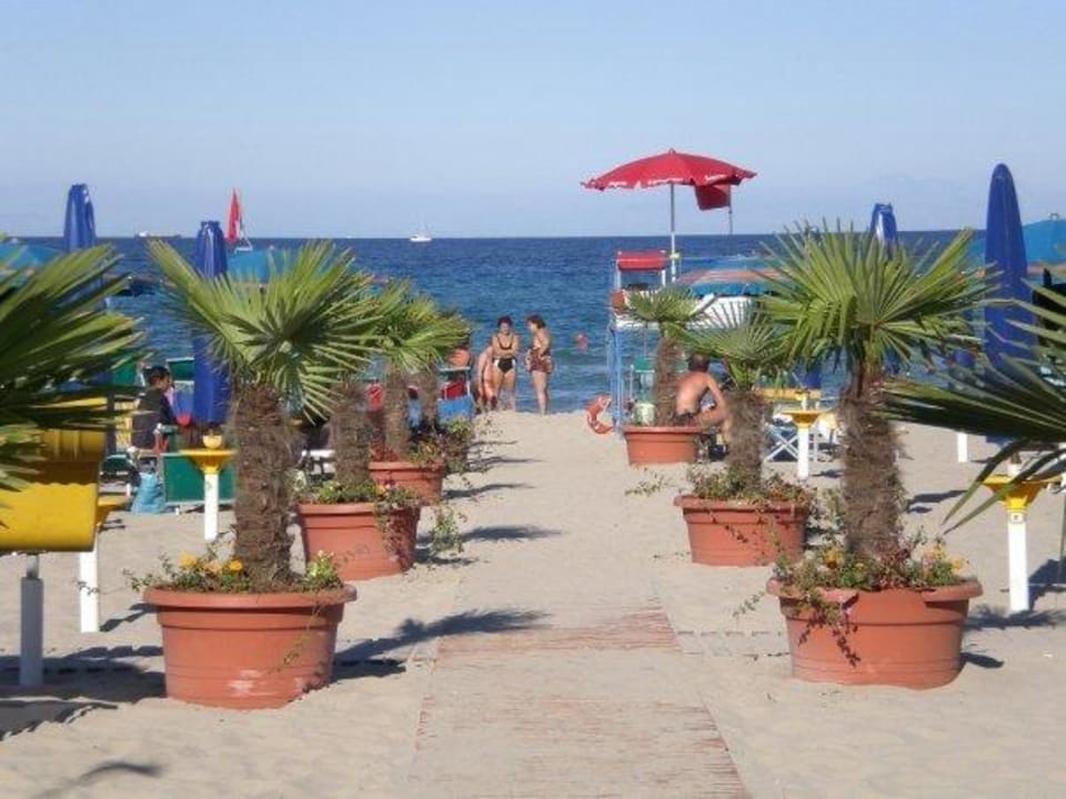 Spiaggia attrezzata Hotel Blumare Club Village