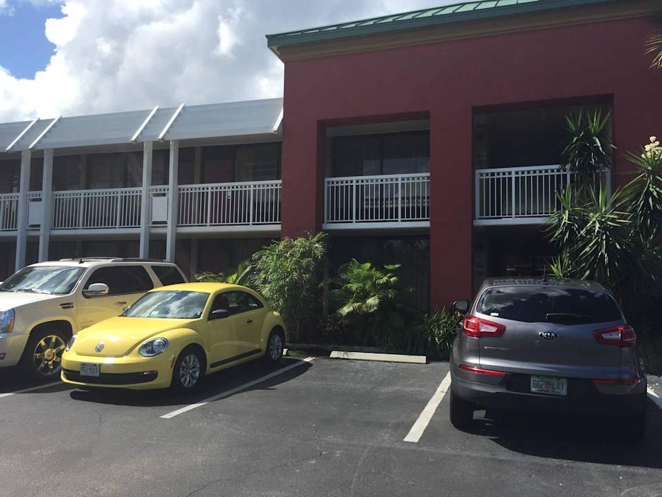 Aussen Hotel Ramada Inn of Naples