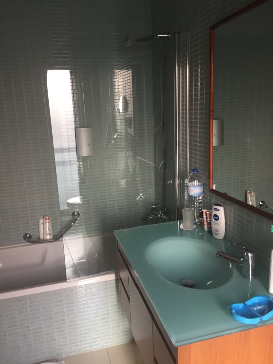 Zimmer Real Marina Residence