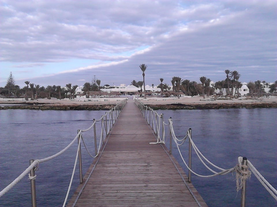 Vom Steg zur Anlage hin Hotel El Mouradi Djerba Menzel