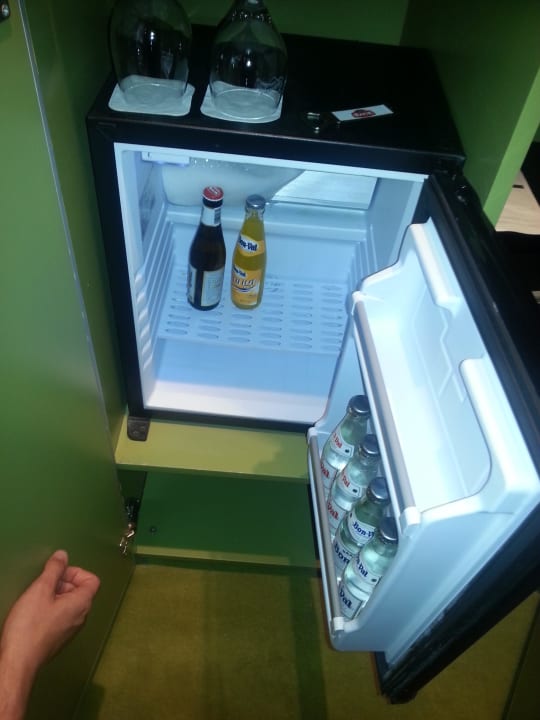 Füllung der Minibar (gratis) Tryp By Wyndham Antwerp