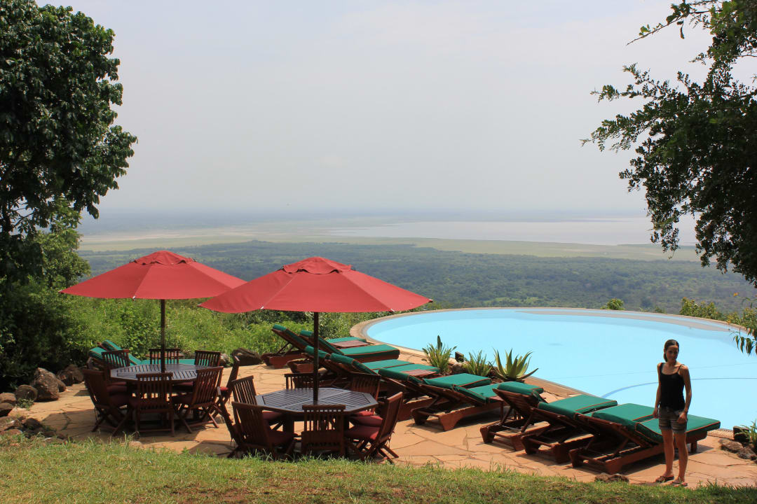 Ausblick vom Pool auf den Lake Manyara Lake Manyara Serena Safari Lodge