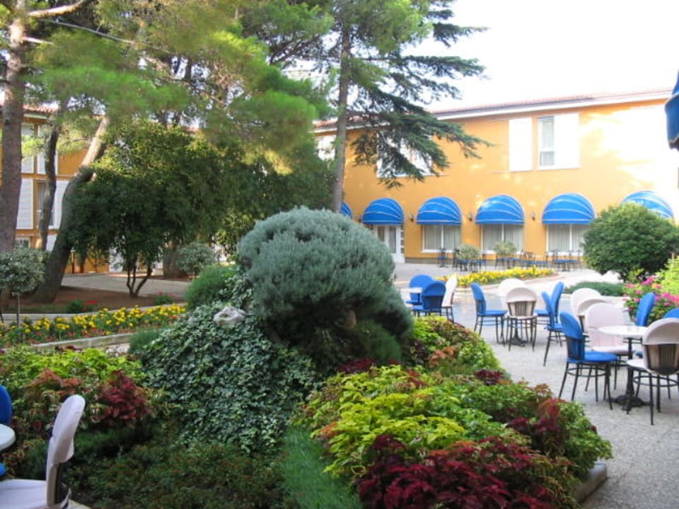 Hotel-Innenhof-1 Valamar Sanfior Hotel & Casa