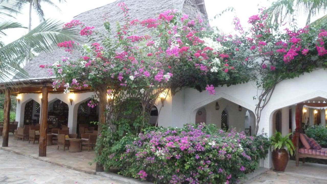 Blick auf die Bar am Pool Sultan Sands Island Resort & Spa