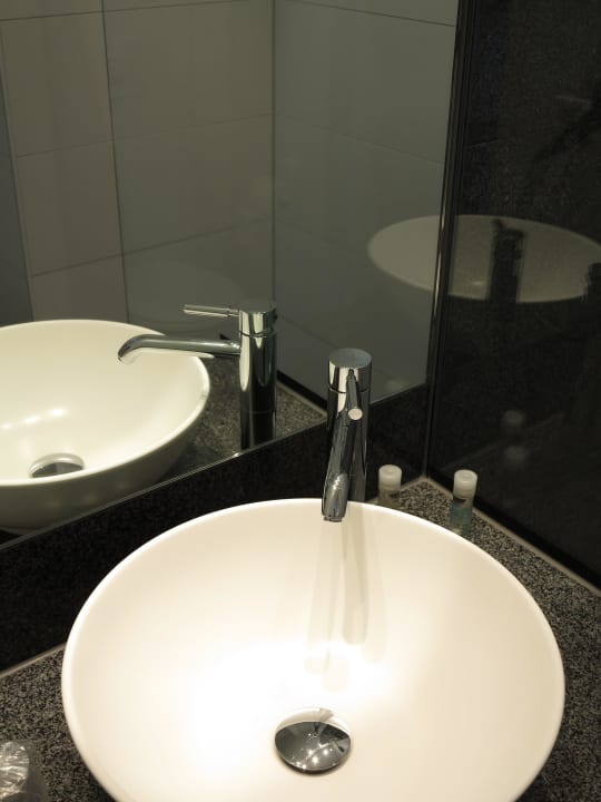 Bad Motel One Wiesbaden