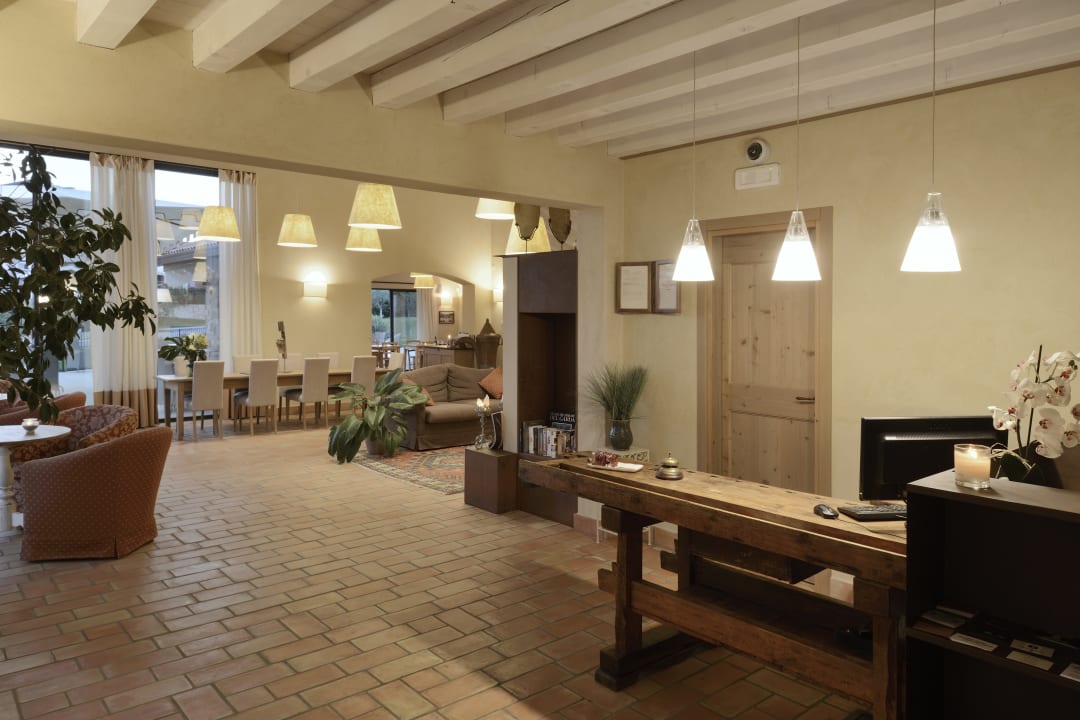 Lobby Hotel Relais Rossàr