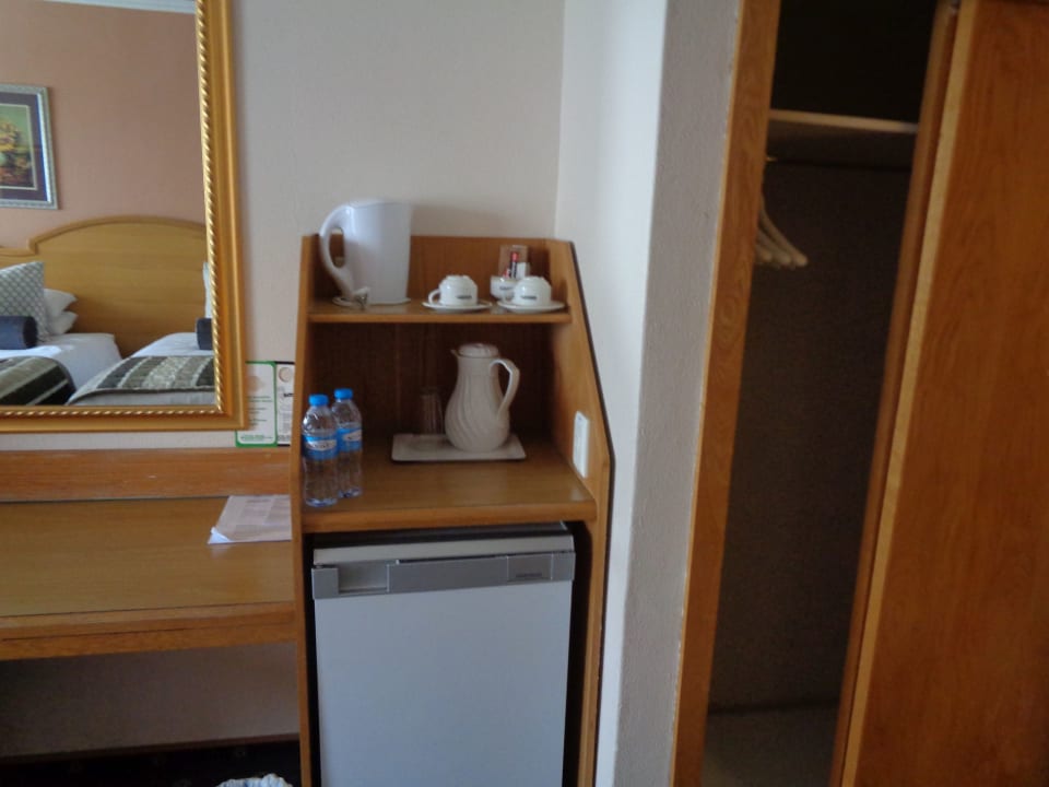 Zimmer Safari Court Hotel