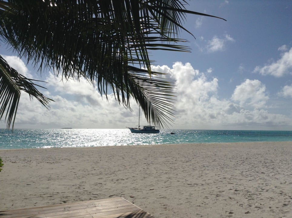 Strand an der Dhoni Bar Meeru Maldives Resort Island
