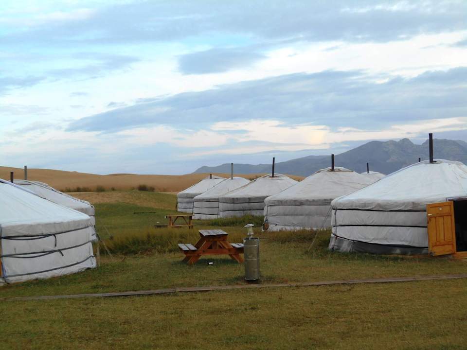 Gäste-Jurten im Camp Mongol Altai Tourist Camp