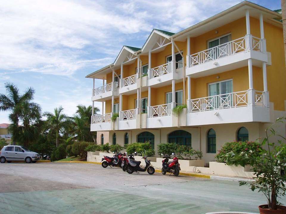 Aussenansicht neben dem Eingang Melia Las Antillas - Adults only