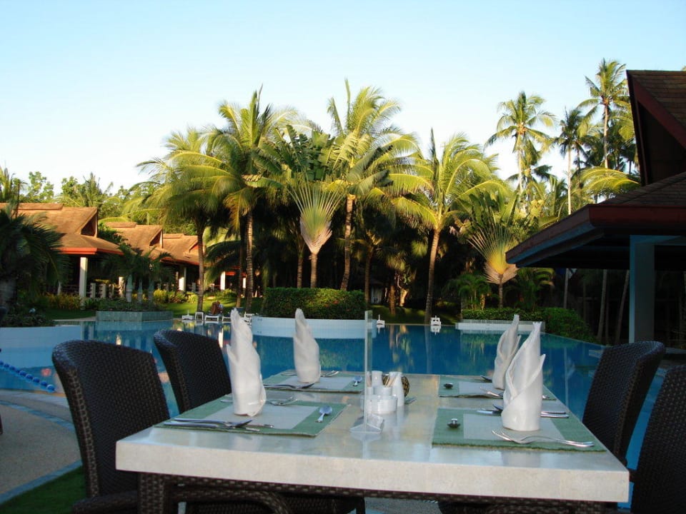 Dinner am Pool Henann Resort