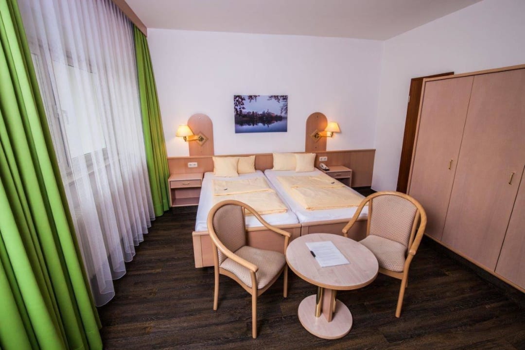 Doppelzimmer Hotel Vier Jahreszeiten Bad Reichenhall