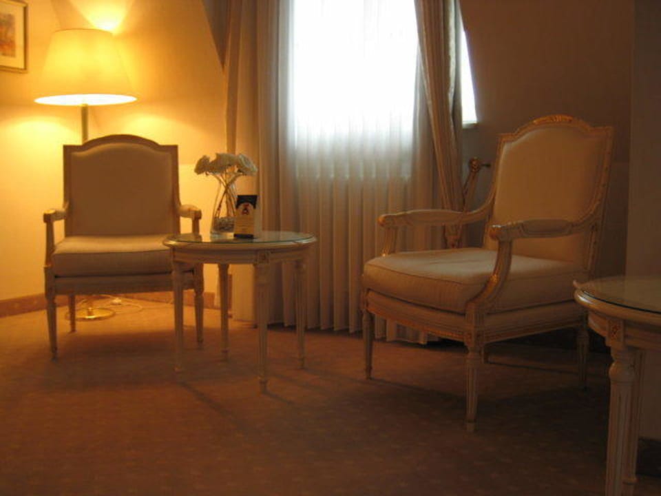 Suite im Türmchen im 5. Stock Victor's Residenz Hotel Leipzig