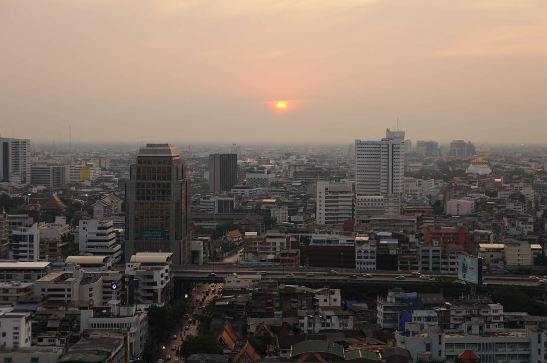 Sonnenuntergang von der Hoteldachterrasse Siam@Siam Design Hotel Bangkok