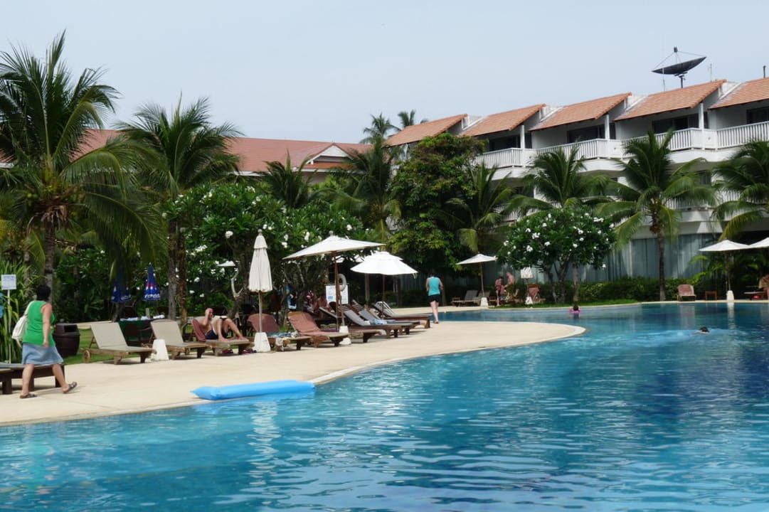 Eines der Hauptgebäude Aonang Villa Resort