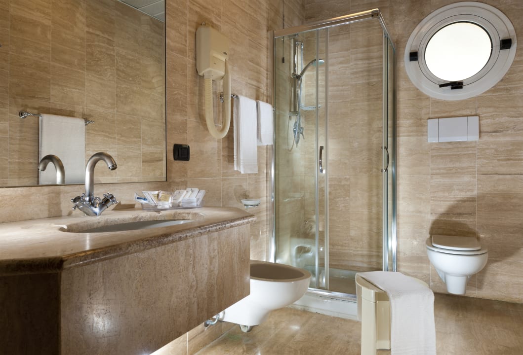 Zimmer Astoria Suite Hotel