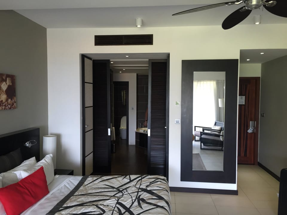 Unser Zimmer Crystals Beach Resort Belle Mare, a member of Radisson Individuals