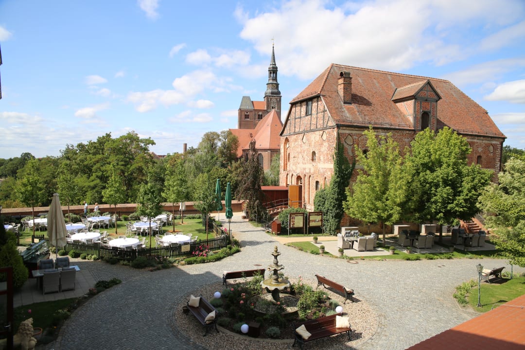 Gartenanlage Ringhotel Schloss Tangermünde